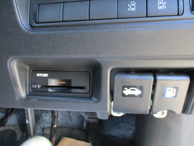 ニッサン セレナ 13枚目