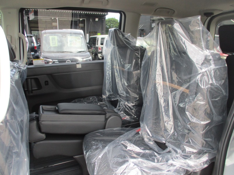 ニッサン セレナ 10枚目