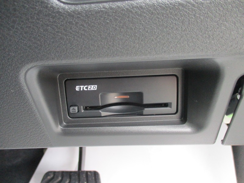 ニッサン セレナ 16枚目