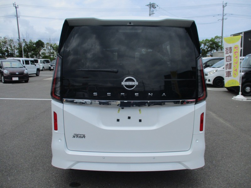 ニッサン セレナ 5枚目