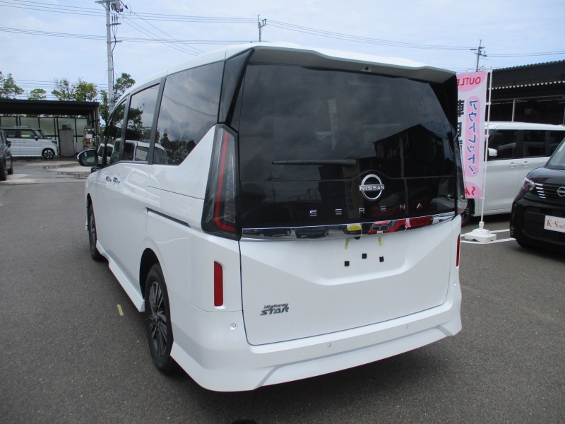 ニッサン セレナ 6枚目