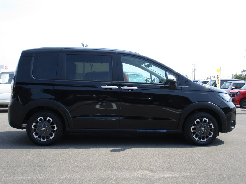 ホンダ フリード 3枚目