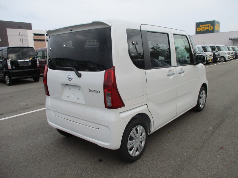 ダイハツ タント 4枚目