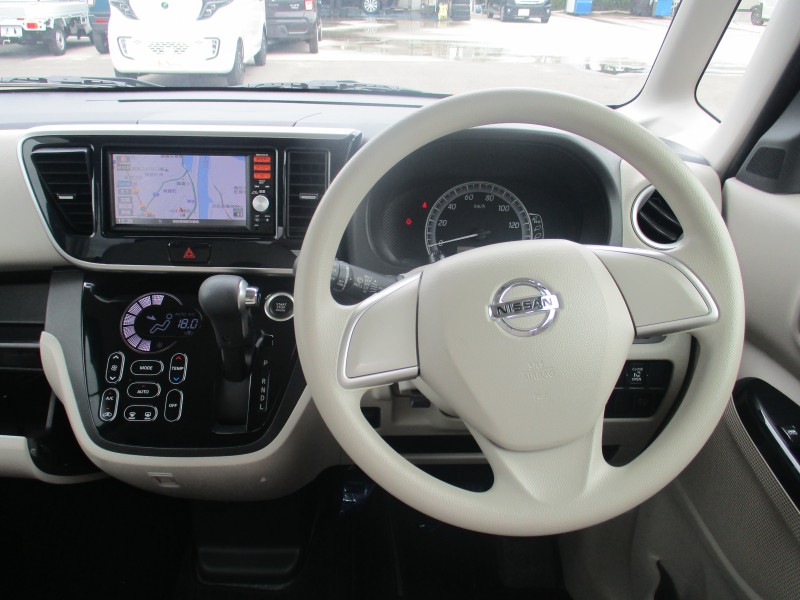 ニッサン デイズルークス 11枚目