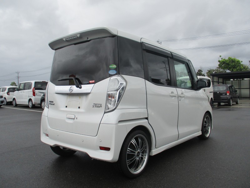 ニッサン デイズルークス 4枚目