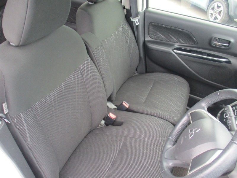 三菱 eKスペース 11枚目