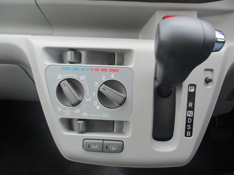 ダイハツ ミライース 15枚目