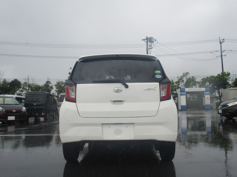 ダイハツ ミライース 5枚目