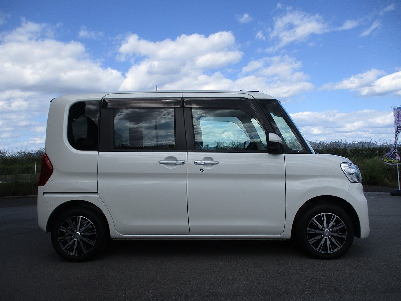 ダイハツ タント 4枚目