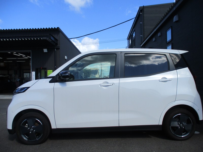 ニッサン サクラ 4枚目