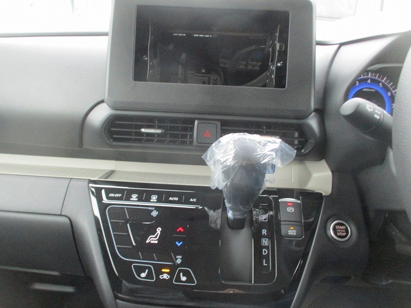 三菱 デリカミニ 17枚目