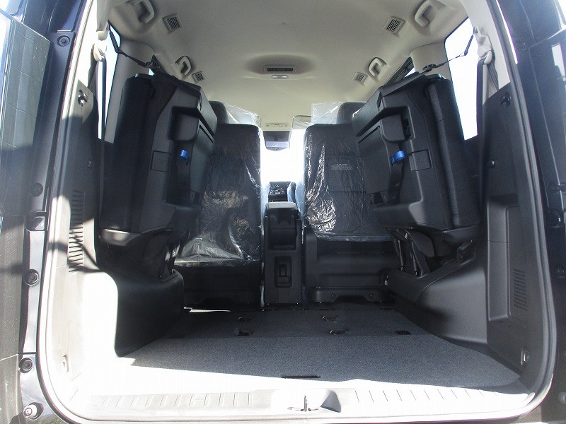 ニッサン セレナ 9枚目