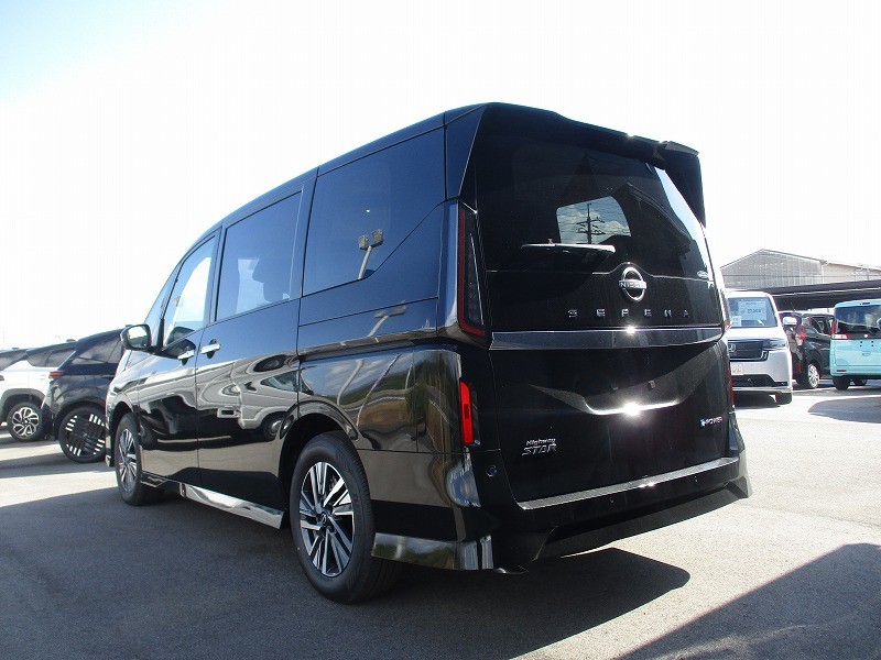 ニッサン セレナ 11枚目