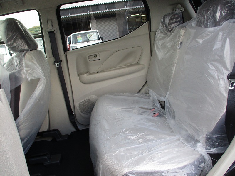 三菱 eKワゴン 11枚目