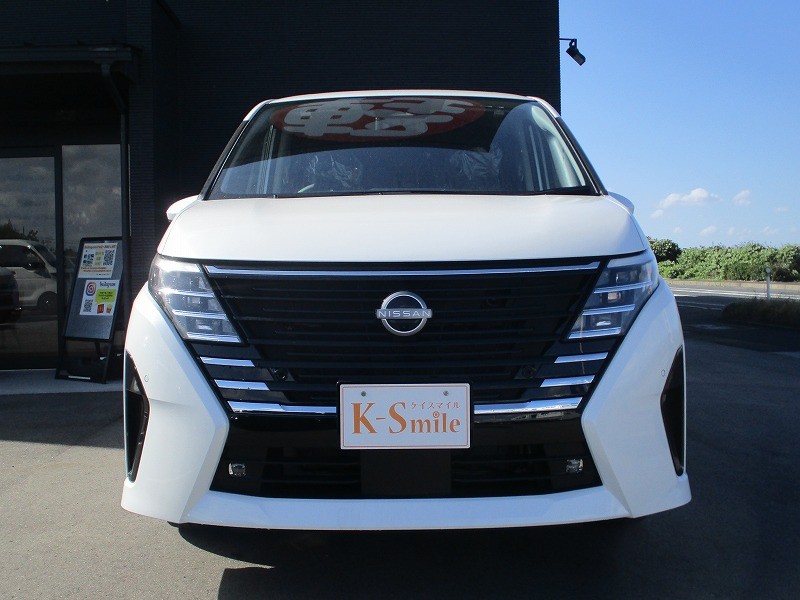 ニッサン セレナ 2枚目