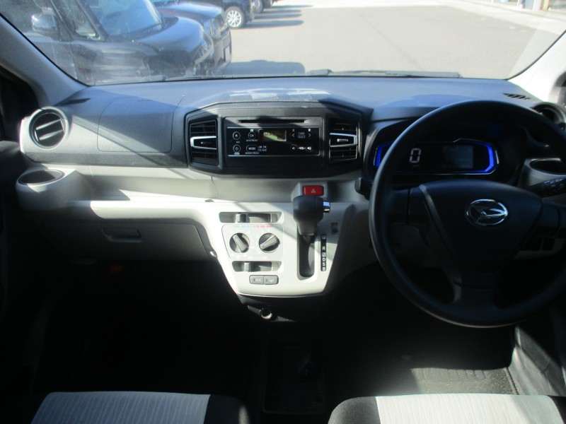 ダイハツ ミライース 10枚目