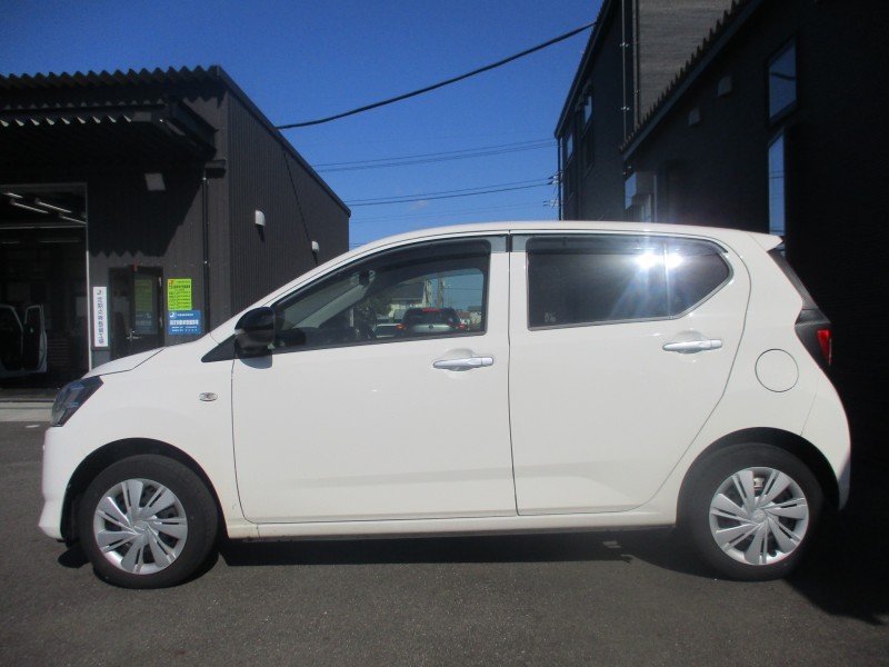 ダイハツ ミライース 4枚目