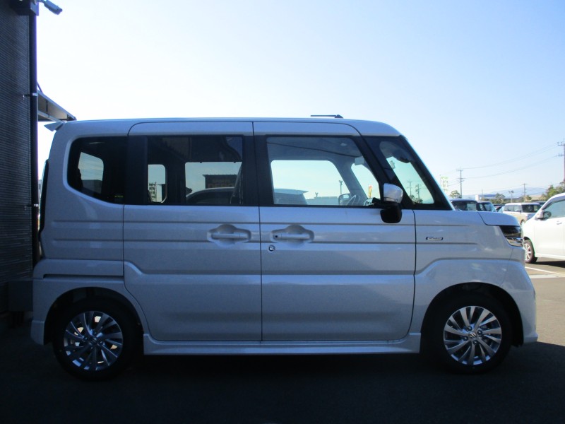 スズキ スペーシア 3枚目