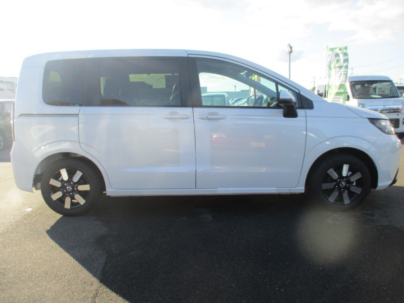 ホンダ フリード 3枚目