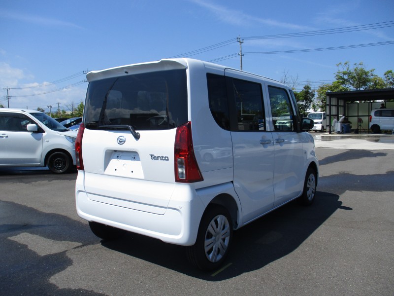 ダイハツ タント 4枚目