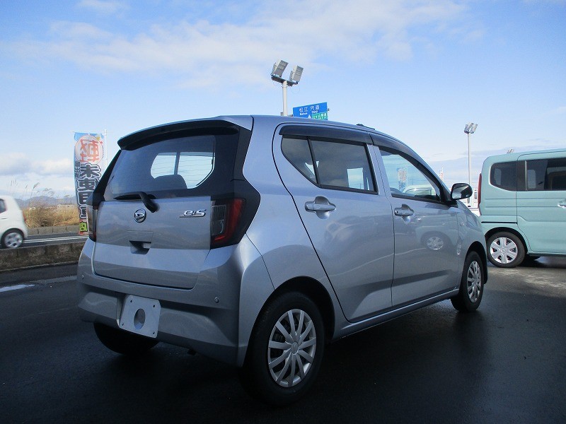 ダイハツ ミライース 5枚目