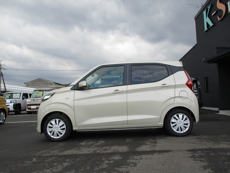 三菱 eKワゴン 11枚目