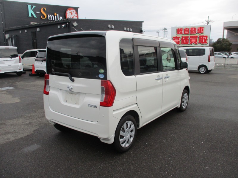 ダイハツ タント 4枚目