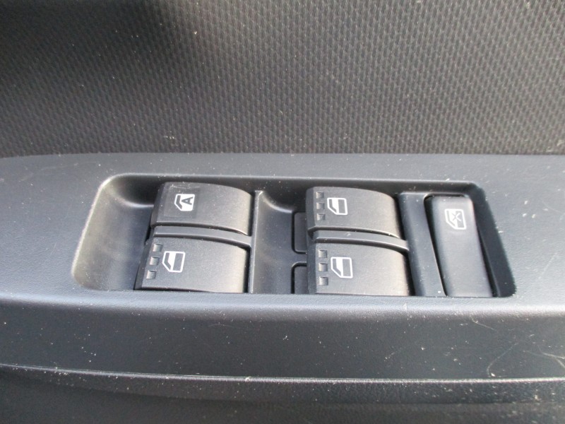 ダイハツ ミライース 15枚目