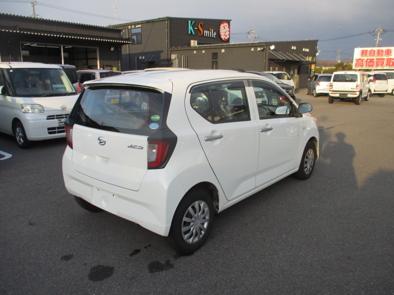 ダイハツ ミライース 4枚目