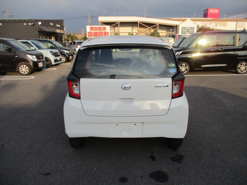 ダイハツ ミライース 5枚目