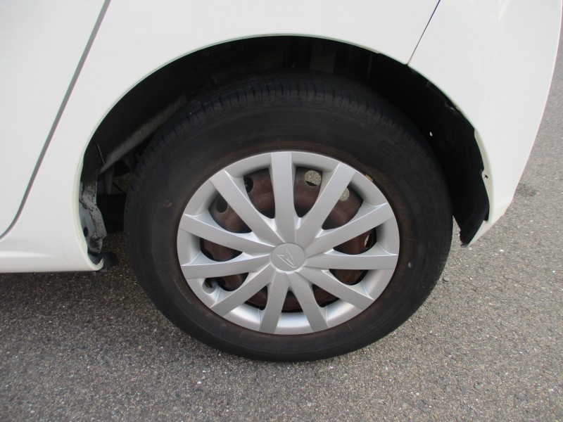 ダイハツ ミライース 8枚目