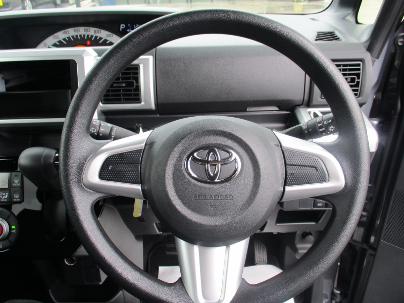 トヨタ ピクシスメガ 9枚目