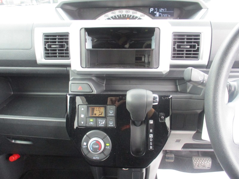 トヨタ ピクシスメガ 12枚目