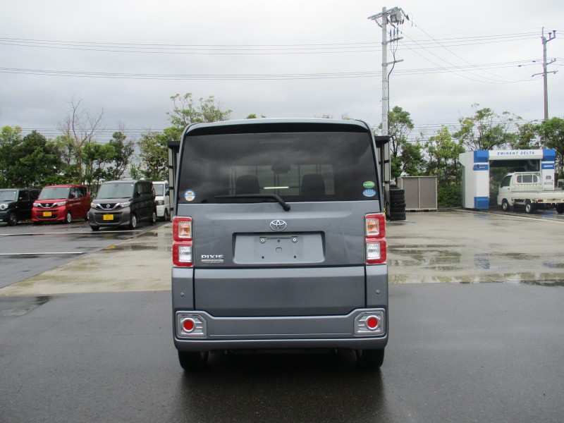 トヨタ ピクシスメガ 5枚目