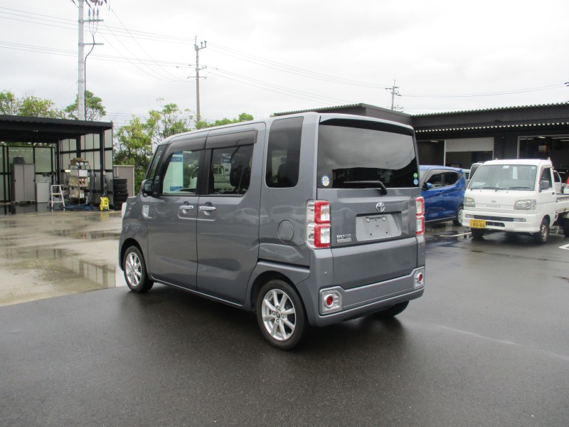 トヨタ ピクシスメガ 6枚目