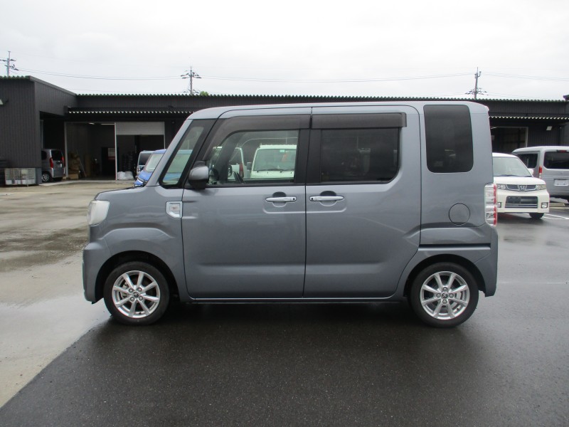 トヨタ ピクシスメガ 7枚目