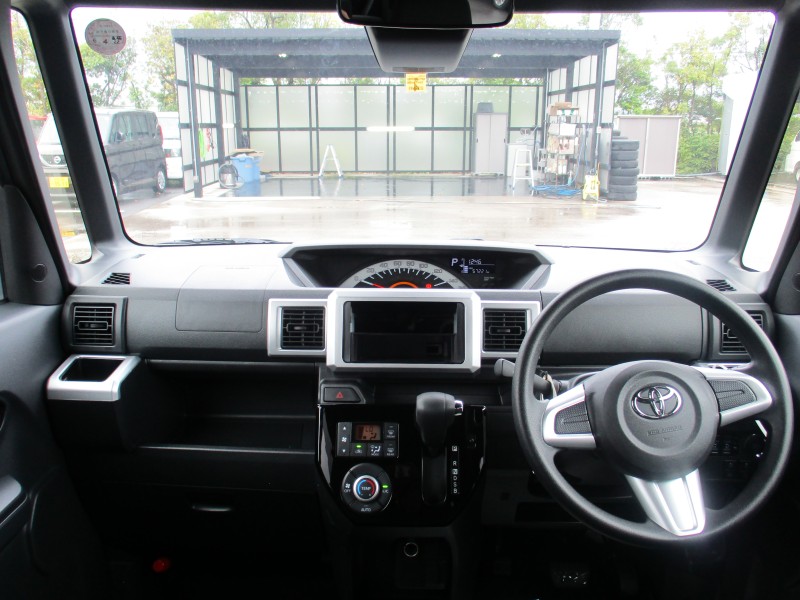 トヨタ ピクシスメガ 8枚目