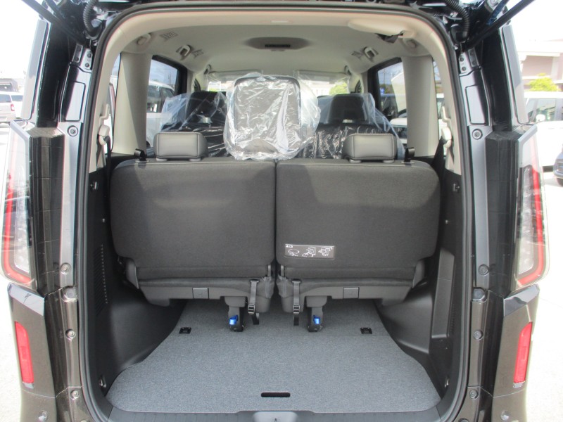 ニッサン セレナ 9枚目