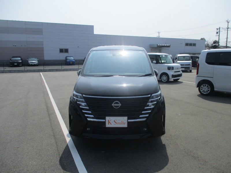 ニッサン セレナ 1枚目