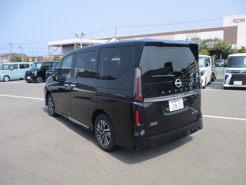 ニッサン セレナ 6枚目