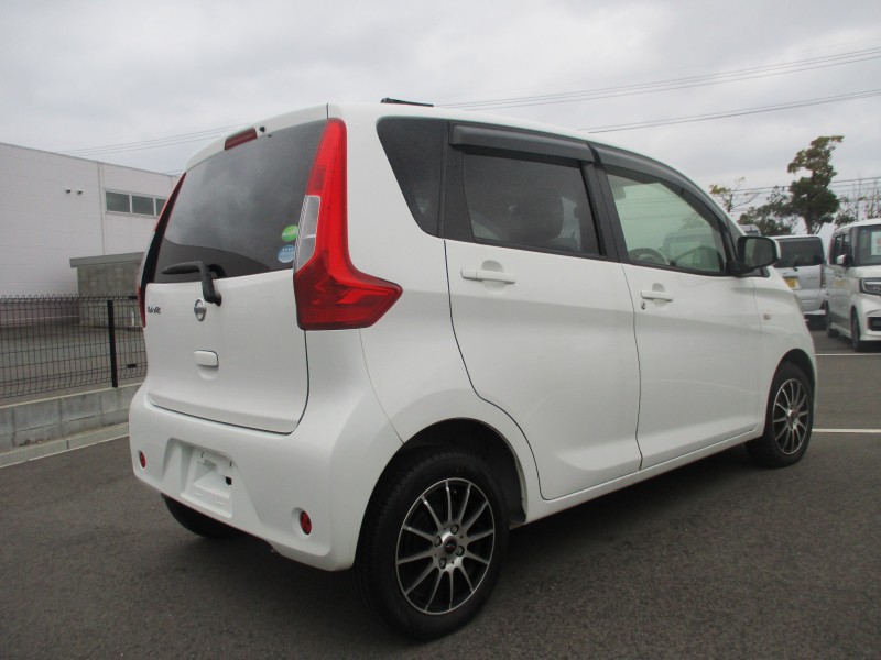 ニッサン デイズ 4枚目