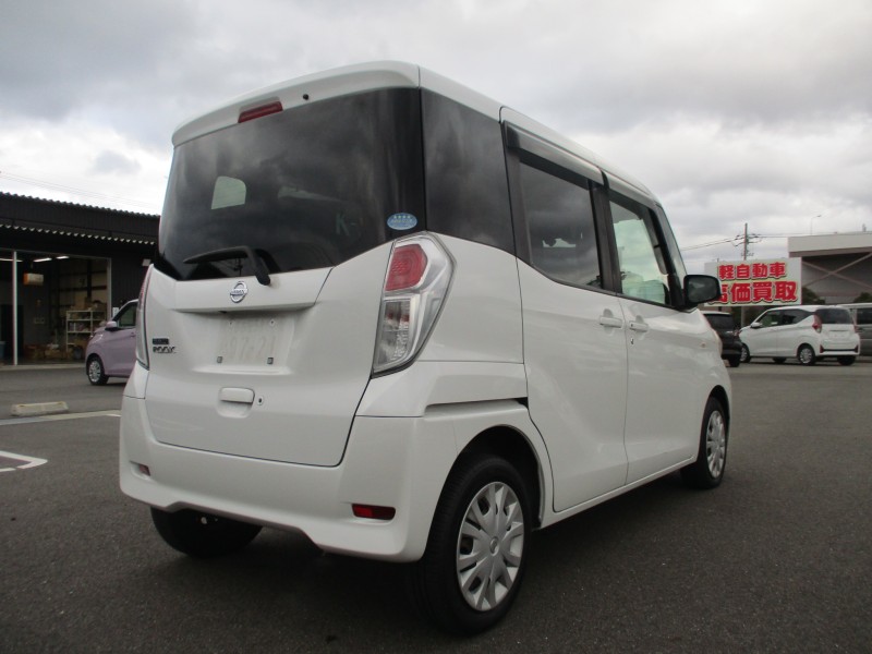 ニッサン デイズルークス 4枚目