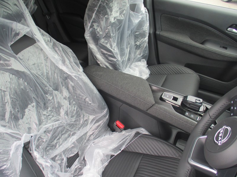 ニッサン ノートオーラ 11枚目