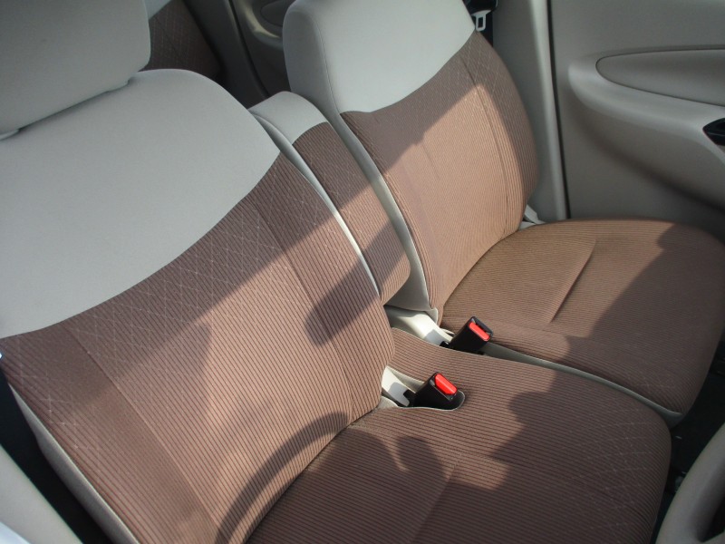 三菱 eKワゴン 11枚目