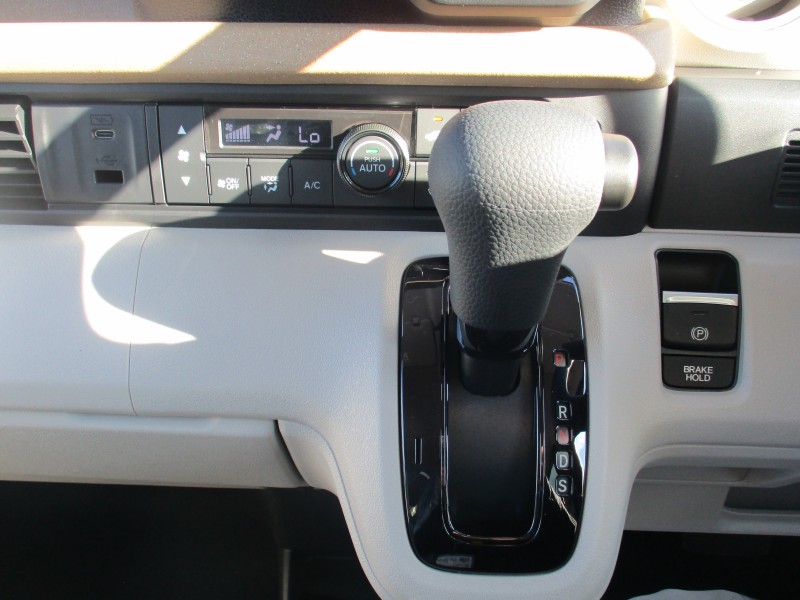 ホンダ N BOX 18枚目