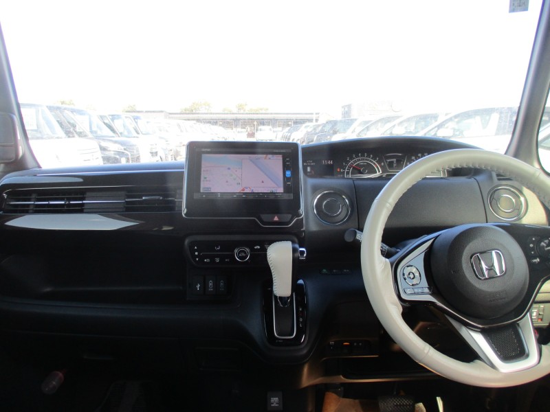 ホンダ N BOX 12枚目