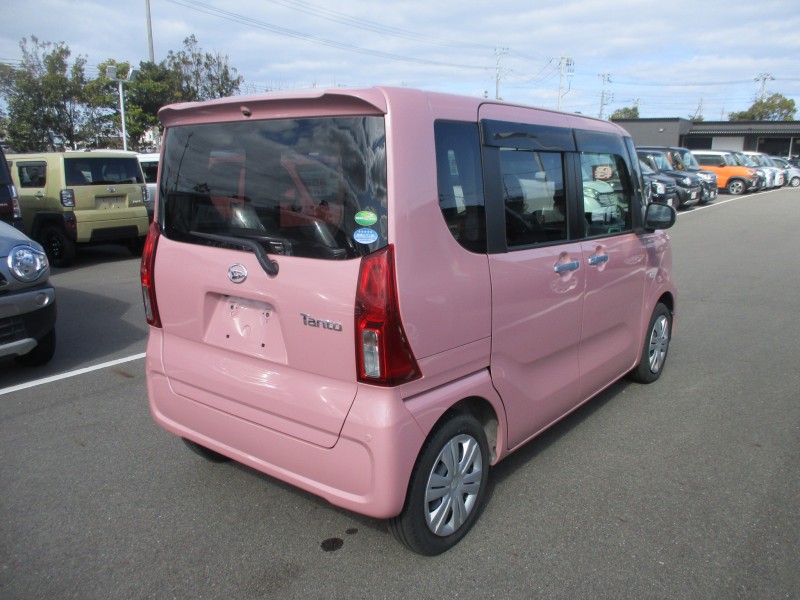 ダイハツ タント 4枚目