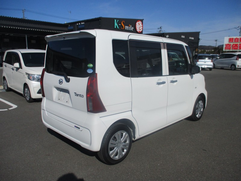 ダイハツ タント 4枚目