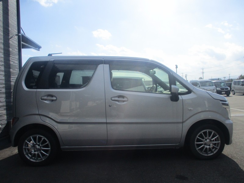 スズキ ワゴンR 3枚目