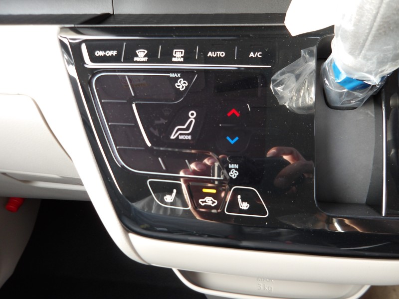 三菱 eKスペース 13枚目